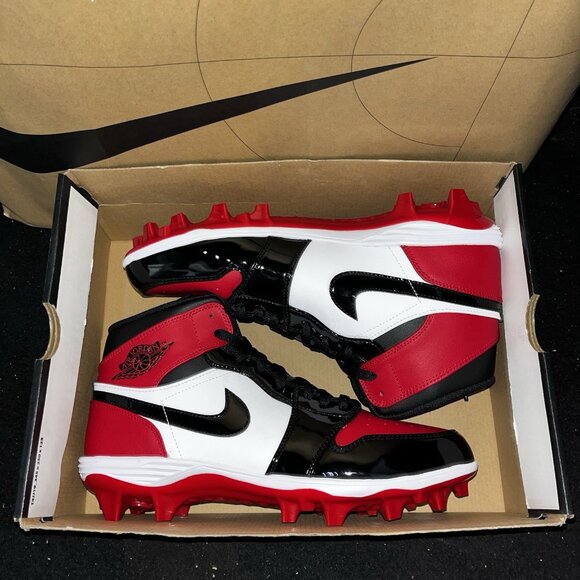 Athletic_Shoes